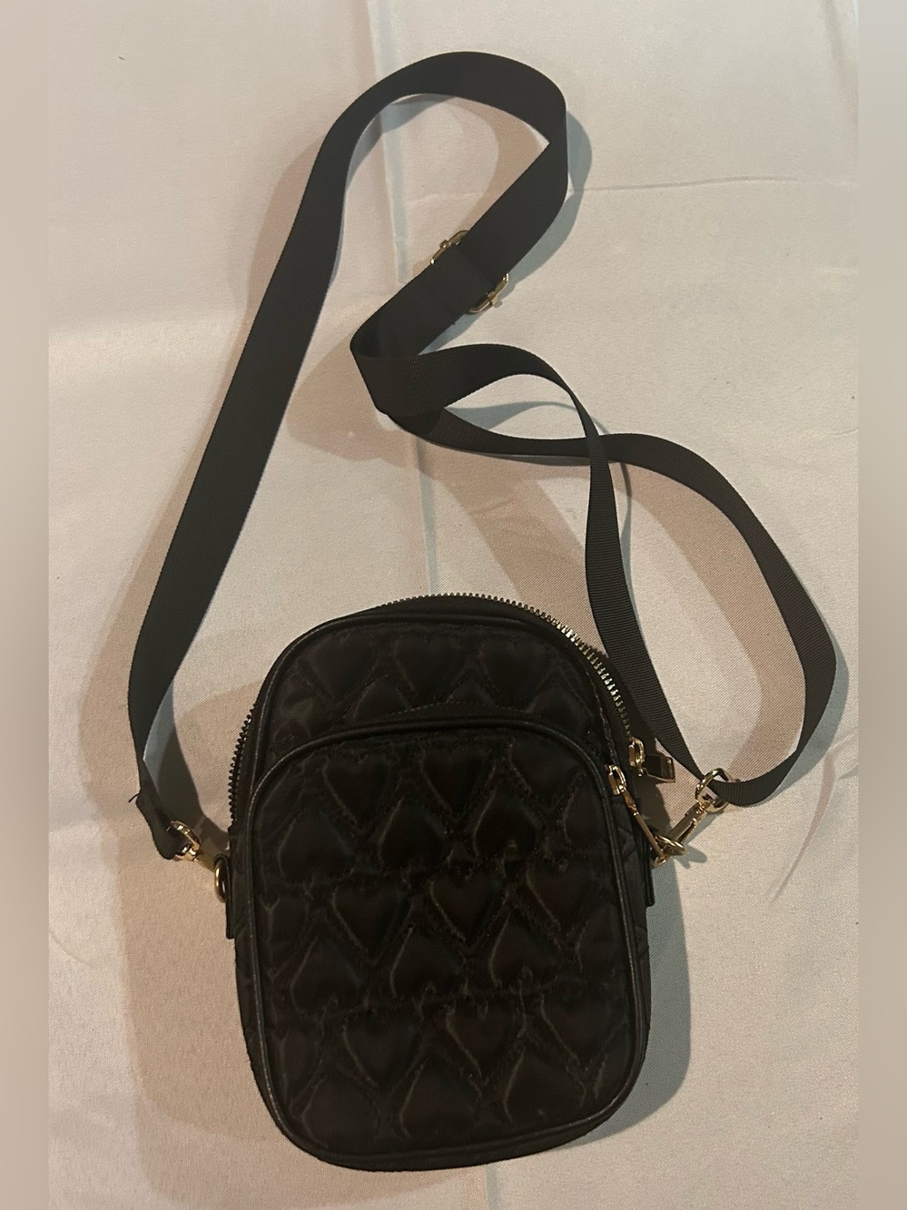 DIVINE LOVE PEACE black quilted heart sling / crossbody bag